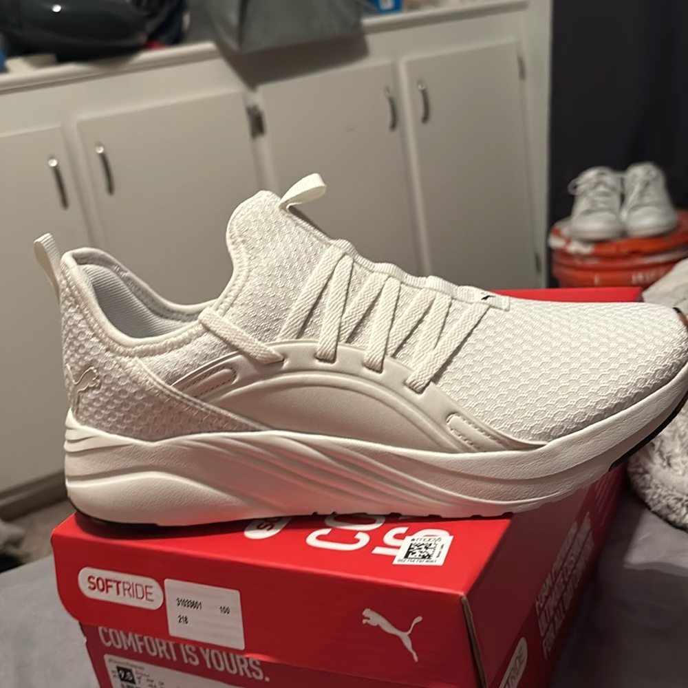 Women’s Puma Softride Sophia 2 size 9.5